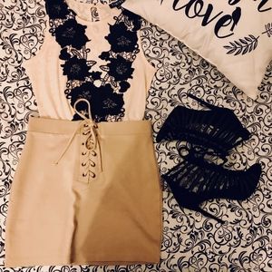 NUDE FRONT TIE-UP MINI SKIRT !!!!!!